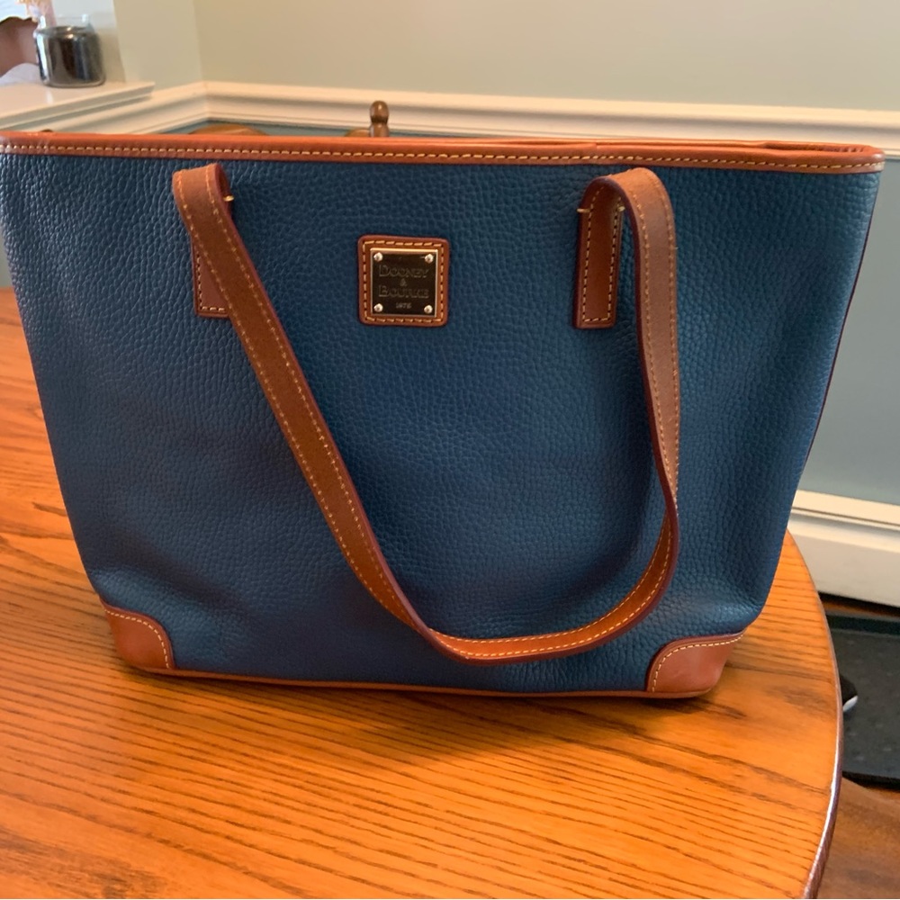 Dooney & Bourke Tote